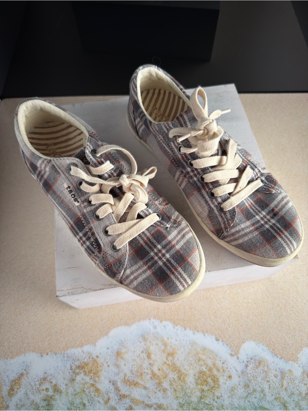Taos Footwear Plaid Gray and Tan Sneakers
